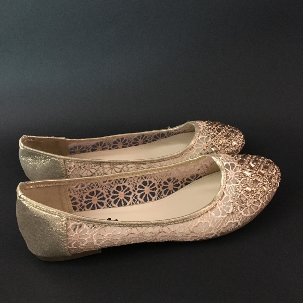 NEVER BEEN WORN! Sparkling Gold Flats